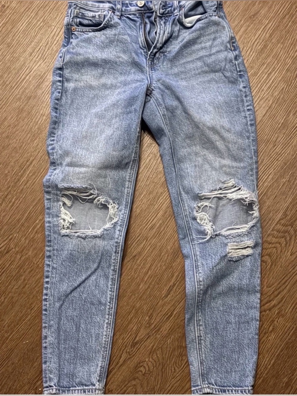 American Eagle Outfitters Light Blue Distressed Mom Jeans size 000